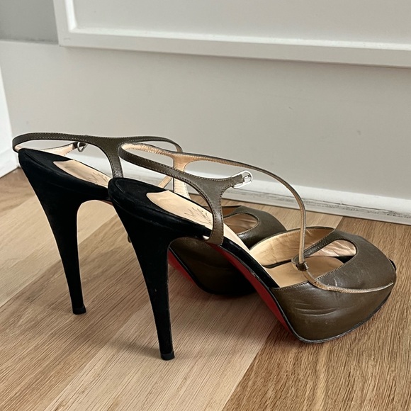 Christian Louboutin Ernesta T-Strap Peep Toe Heels EU 39 - Picture 5 of 5